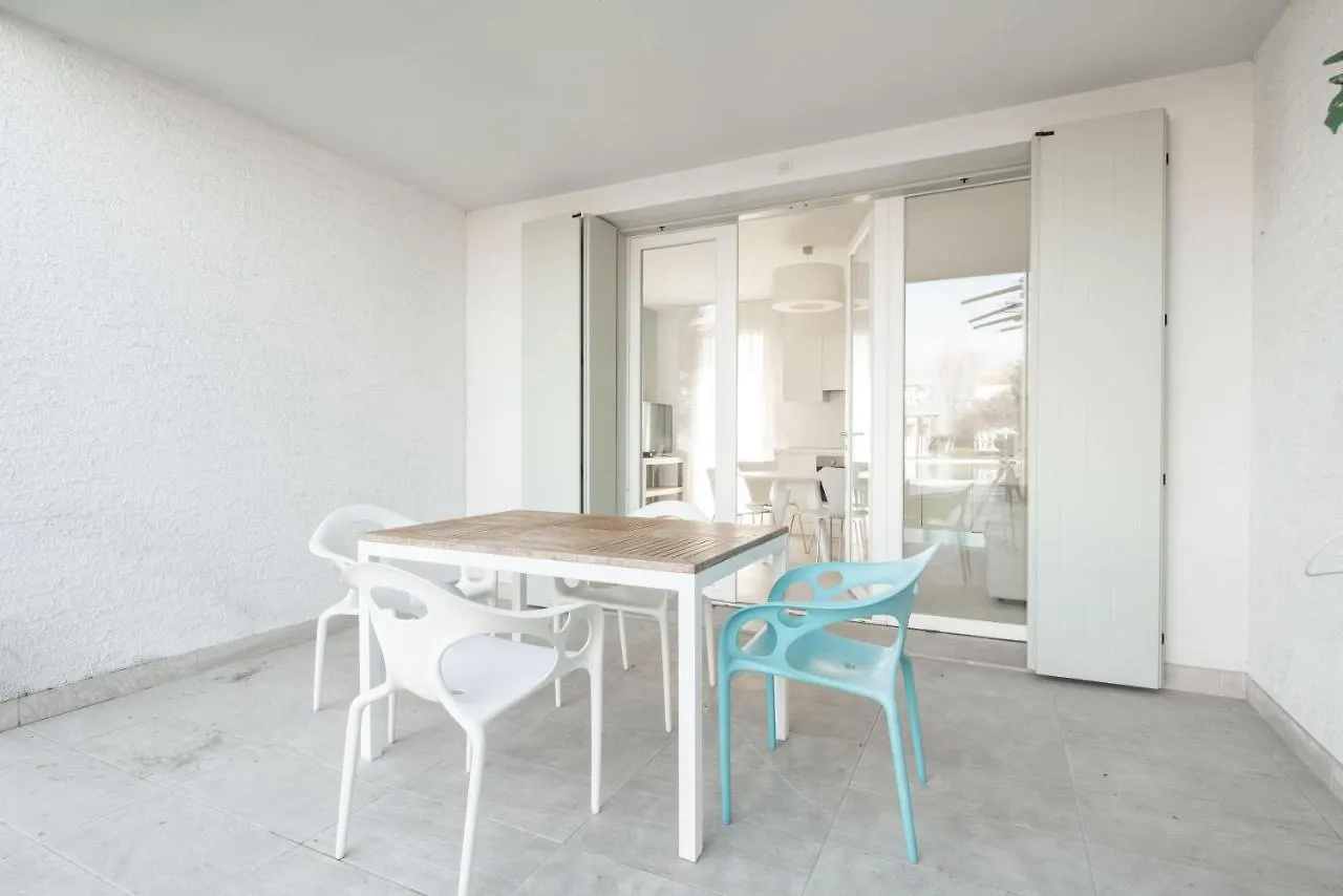 Immobiliare Jvl - Les Maisons Lido di Jesolo 0*,  Italy