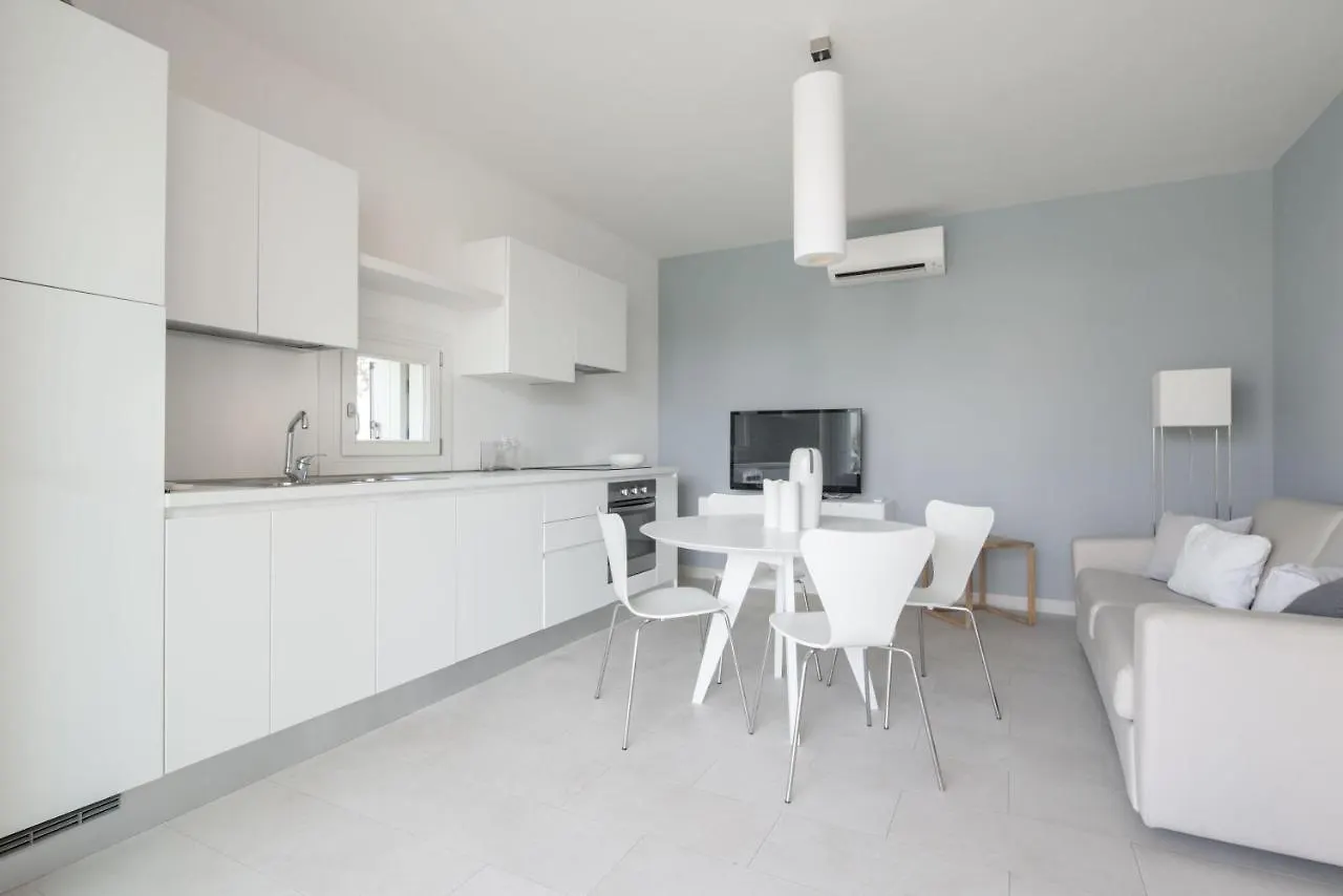 Immobiliare Jvl - Les Maisons Lido di Jesolo 0*,  Italy